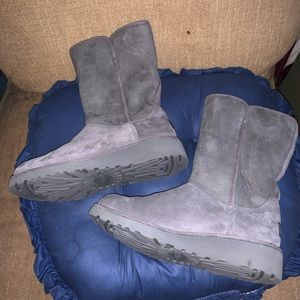 UGG Kristin Bootie - Gray